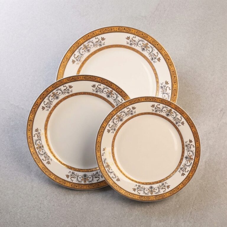 Home luxury eu gold rim 20 piece new bone china dinnerware set | yzc ceramics