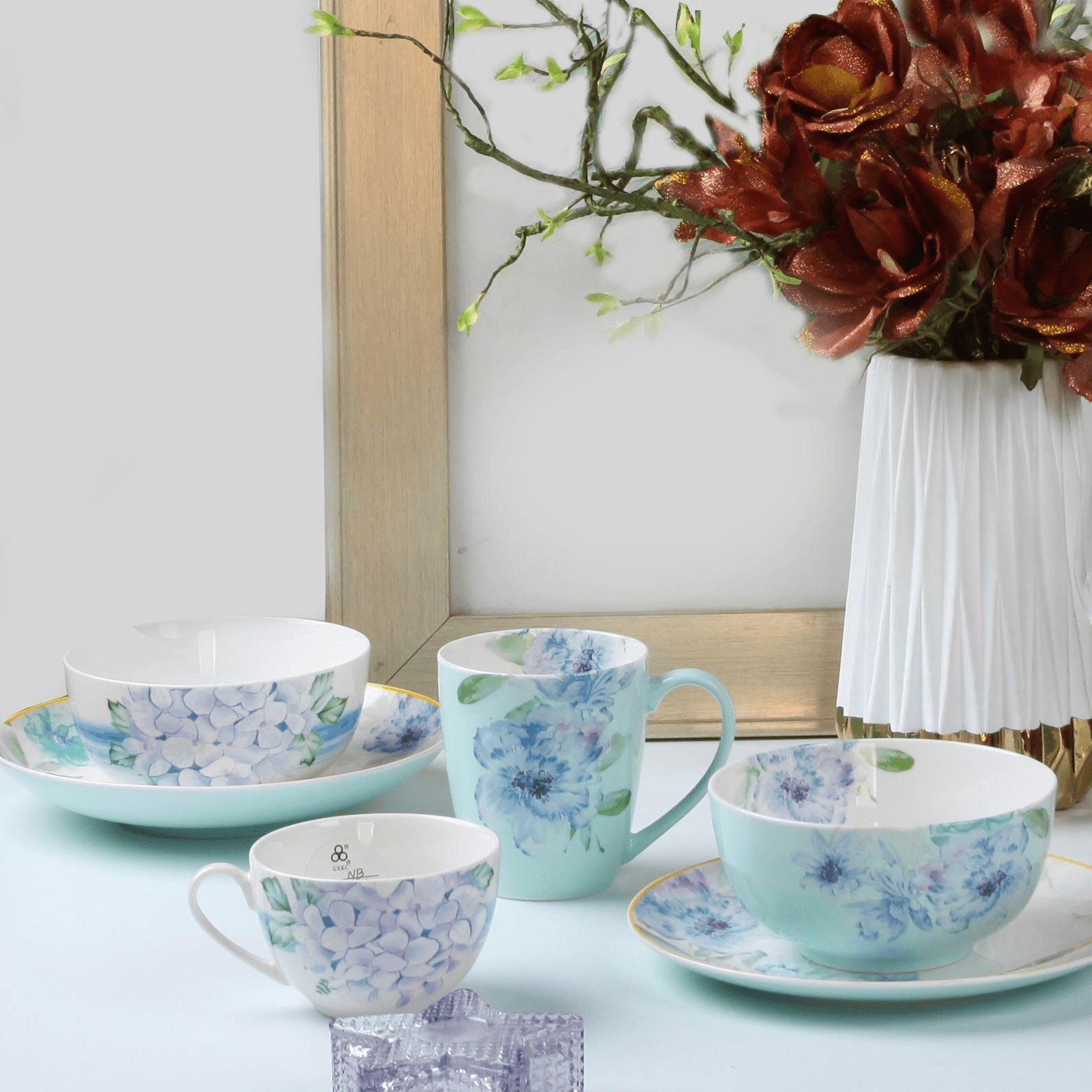 classic european floral new bone china dinnerware set with gold rim | yzc ceramics classic european floral new bone china dinnerware set with gold rim | yzc ceramics